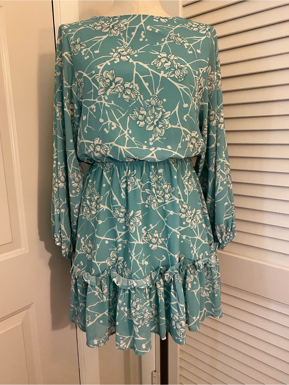 Flying Tomato Teal and White Floral Long-Sleeve Mini Dress- Size Small